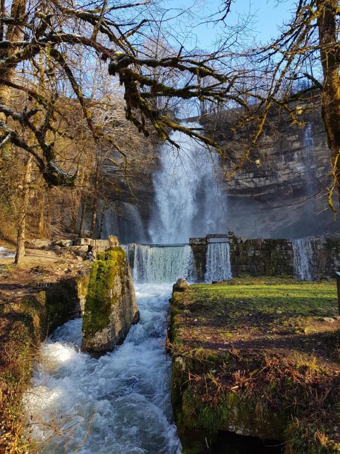 Gite Grande Capacite Au Calme Circuit Cascades Du Herisson Bonlieu ภายนอก รูปภาพ